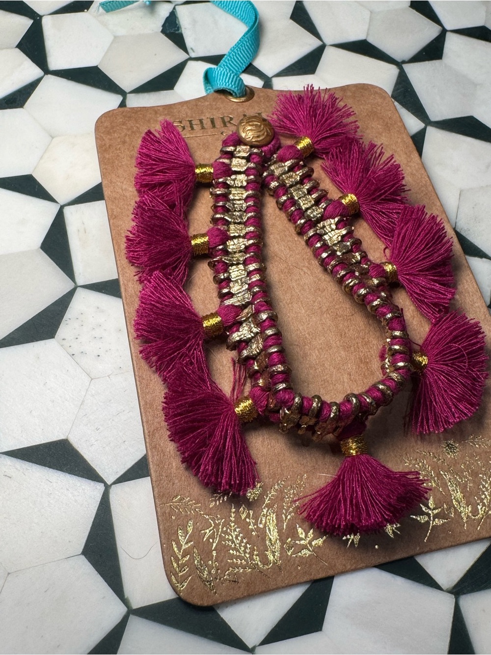 🍓 Anthropologie Shiraleah Chicago Jewelry Felicity tassel bracelet in Magneta 🍓 - Picture 3 of 4